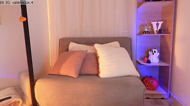 ValeriaCox online show from October 24, 1:29 pm