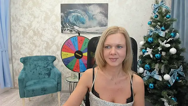 AgathaKlouin online show from December 25, 1:42 am