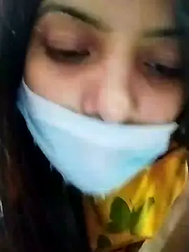 Hotty-Divya online show from December 17, 2:00 pm