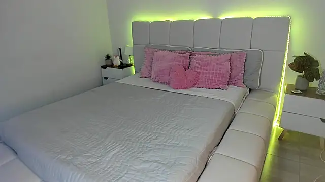 Ori valentina online show from February 9, 9:19 pm