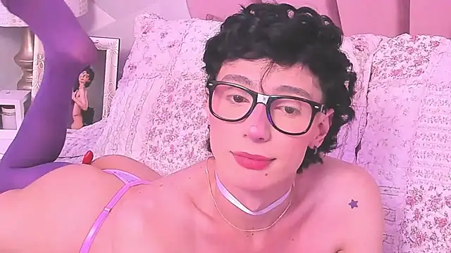 KylieMonnett online show from June 1, 1:57 pm