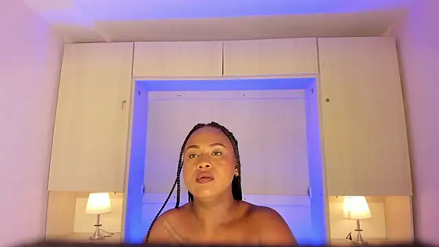 EmilyyStuart online show from January 17, 4:06 am