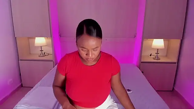 EmilyyStuart online show from March 5, 3:35 am