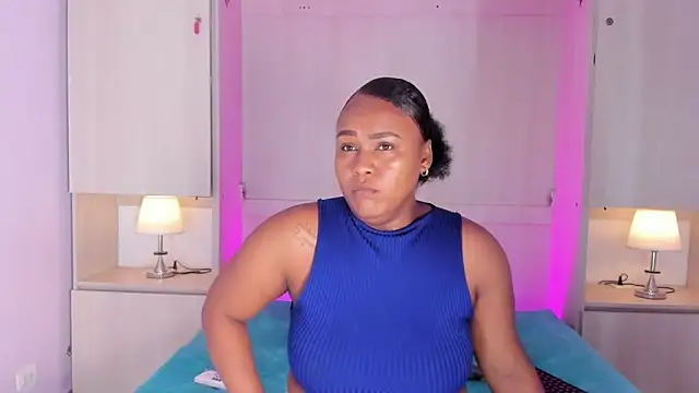 EmilyyStuart online show from June 2, 3:30 am