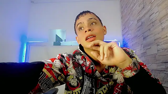 zacariasss  online show from December 3, 11:57 pm