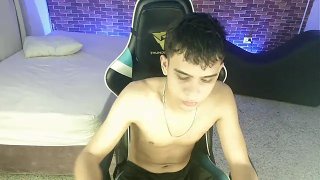 zacariasss  online show from September 25, 3:54 am