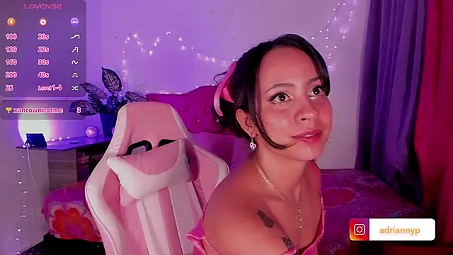 Snapshot of adriannyp_1 chatting on January 3, 6:33 am adriannyp 1 online show from January 3, 6:33 am