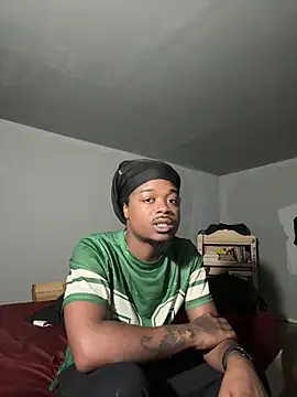 Snapshot of SluttyLyfe4L chatting on December 18, 6:03 pm SluttyLyfe4L online show from December 18, 6:03 pm