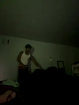 Snapshot of SluttyLyfe4L chatting on December 19, 9:49 am SluttyLyfe4L online show from December 19, 9:49 am