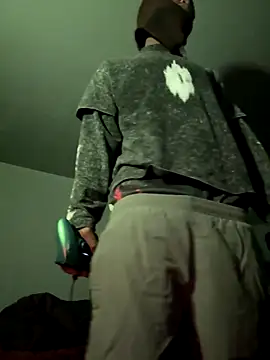 Snapshot of SluttyLyfe4L chatting on December 21, 1:18 pm SluttyLyfe4L online show from December 21, 1:18 pm