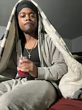 Snapshot of SluttyLyfe4L chatting on January 19, 4:33 pm SluttyLyfe4L online show from January 19, 4:33 pm