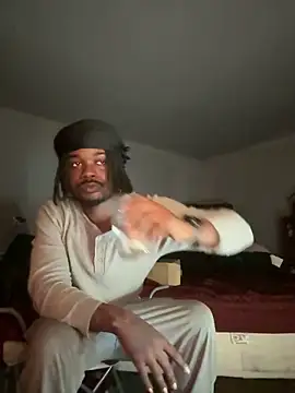 Snapshot of SluttyLyfe4L chatting on February 2, 9:35 pm SluttyLyfe4L online show from February 2, 9:35 pm