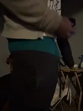 Snapshot of SluttyLyfe4L chatting on February 6, 2:53 pm SluttyLyfe4L online show from February 6, 2:53 pm