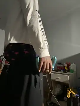 Snapshot of SluttyLyfe4L chatting on February 7, 5:33 am SluttyLyfe4L online show from February 7, 5:33 am