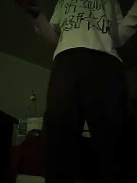 Snapshot of SluttyLyfe4L chatting on February 7, 5:38 pm SluttyLyfe4L online show from February 7, 5:38 pm