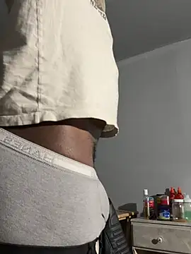 Snapshot of SluttyLyfe4L chatting on February 8, 5:49 pm SluttyLyfe4L online show from February 8, 5:49 pm