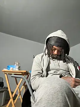 Snapshot of SluttyLyfe4L chatting on February 11, 11:37 am SluttyLyfe4L online show from February 11, 11:37 am