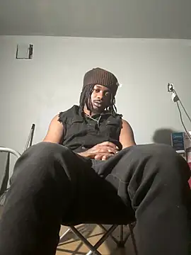 Snapshot of SluttyLyfe4L chatting on February 15, 11:01 pm SluttyLyfe4L online show from February 15, 11:01 pm