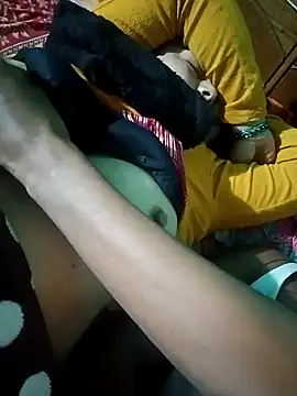 Snapshot of Lustyful_Couple chatting on December 25, 9:33 pm Lustyful Couple online show from December 25, 9:33 pm