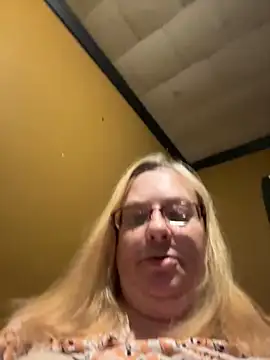 Snapshot of CherishWilliams chatting on May 3, 1:11 am CherishWilliams online show from May 3, 1:11 am