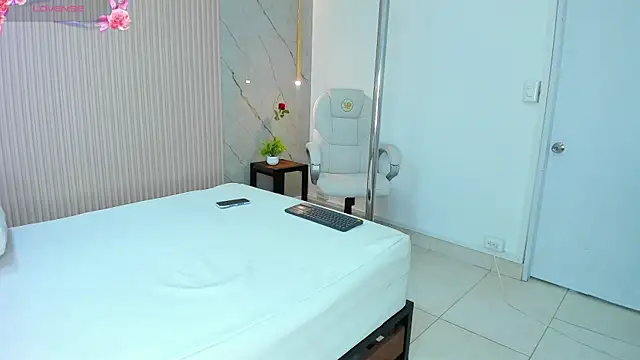 nathassa grant online show from February 10, 5:41 pm