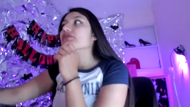 SarahStones online show from October 25, 7:49 am