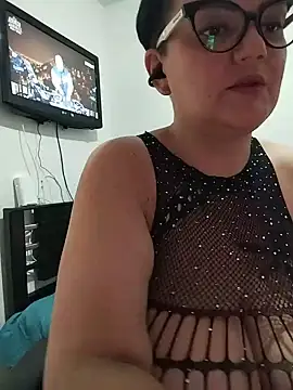 Snapshot of Madisonpalacio chatting on July 13, 4:43 pm Madisonpalacio online show from July 13, 4:43 pm