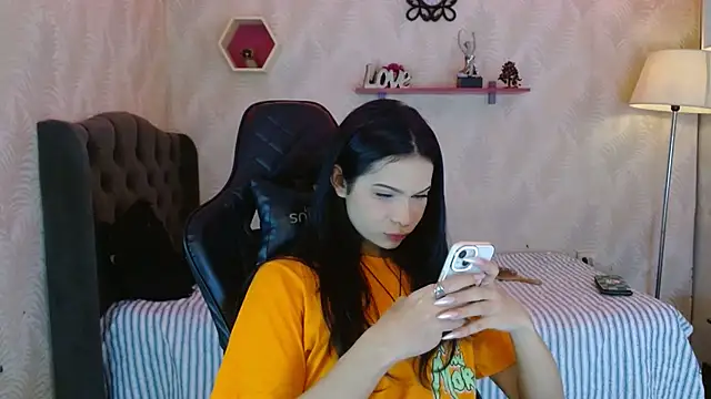 andy bell x online show from October 20, 6:03 am