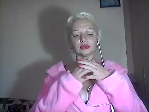 MaryJane441 online show from October 31, 9:05 pm