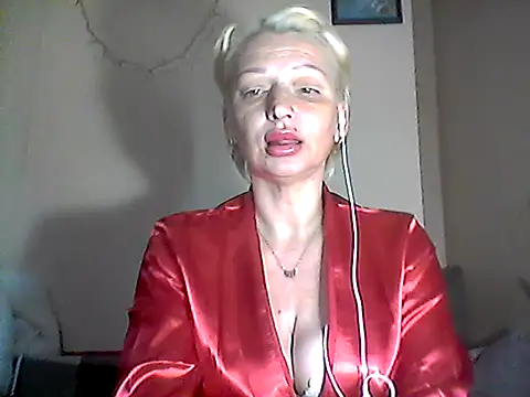 MaryJane441 online show from April 30, 8:15 pm