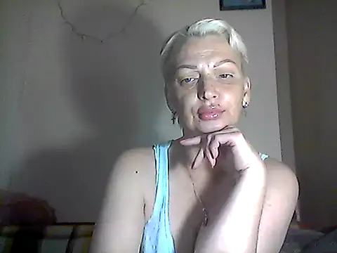 Snapshot of MaryJane441 chatting on June 18, 9:14 am MaryJane441 online show from June 18, 9:14 am