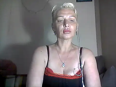 Snapshot of MaryJane441 chatting on June 27, 8:58 pm MaryJane441 online show from June 27, 8:58 pm