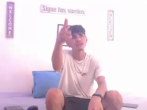 harrytomson 1 online show from January 6, 7:45 pm