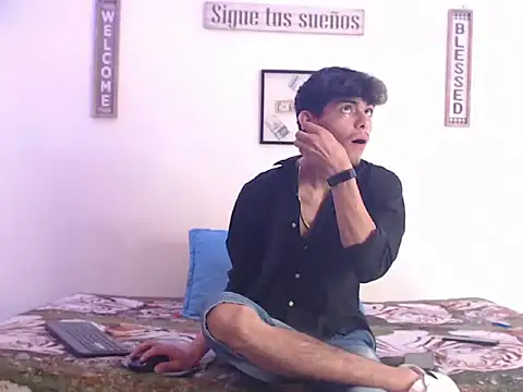 harrytomson 1 online show from January 25, 9:14 pm