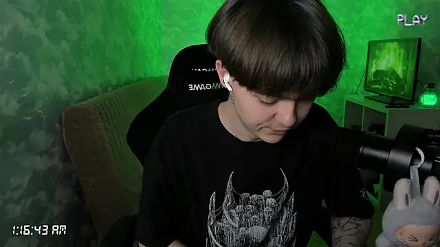 Snapshot of charonbaby1 chatting on October 24, 10:17 pm charonbaby1 online show from October 24, 10:17 pm