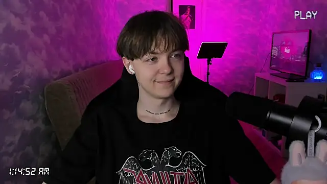 Snapshot of charonbaby1 chatting on October 26, 10:15 pm charonbaby1 online show from October 26, 10:15 pm