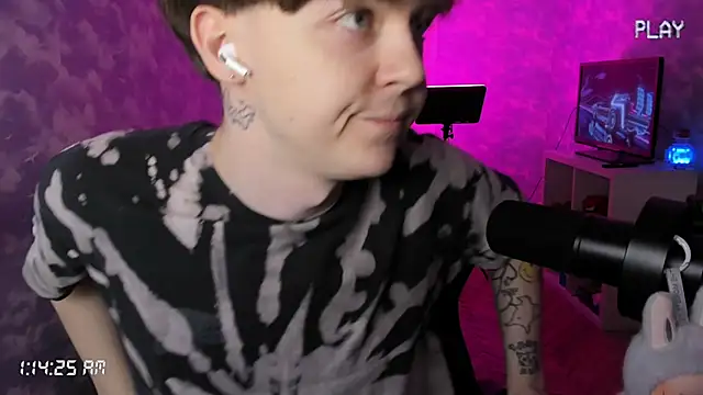 Snapshot of charonbaby1 chatting on October 27, 10:14 pm charonbaby1 online show from October 27, 10:14 pm