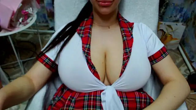 Snapshot of lovelyseu chatting on February 18, 8:21 am lovelyseu online show from February 18, 8:21 am