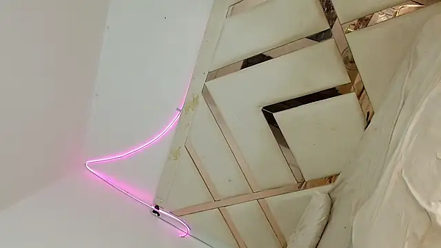 Snapshot of vahileht_smith chatting on February 18, 7:54 am vahileht smith online show from February 18, 7:54 am