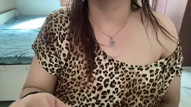 Snapshot of sassypooja chatting on May 11, 4:29 am sassypooja online show from May 11, 4:29 am