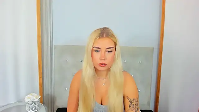 KristyHoney online show from February 12, 6:19 am