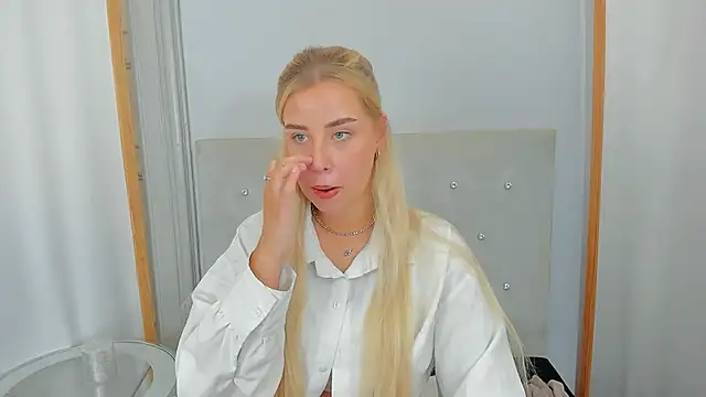 KristyHoney online show from February 26, 9:42 am