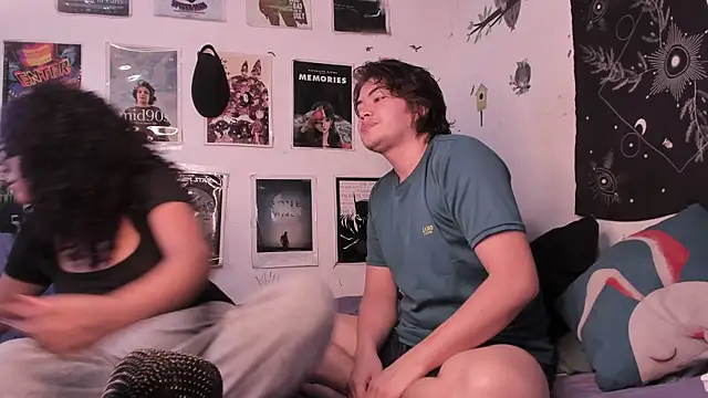 hothoneychile online show from April 13, 1:11 am