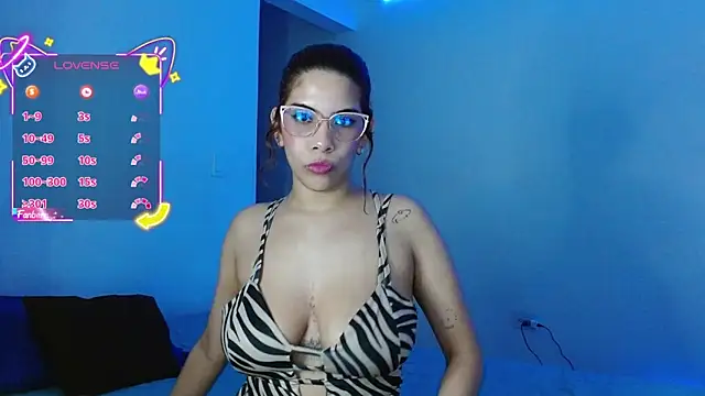 mishell1collins online show from February 12, 12:05 am