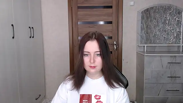 Kristy-Max online show from November 21, 6:23 am