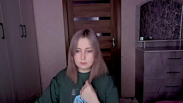 Kristy-Max online show from February 4, 9:09 pm