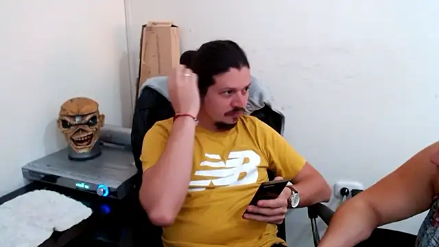 webothtwo online show from December 7, 4:03 pm