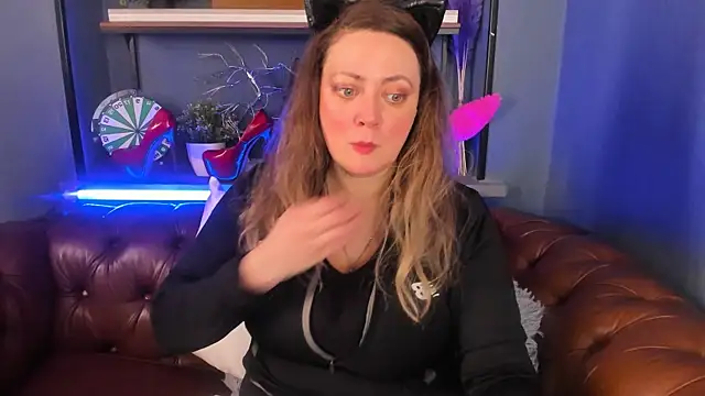 JesiaFoxi online show from March 6, 2:18 pm