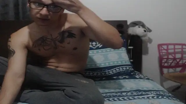 Snapshot of Tobicutee chatting on May 1, 3:33 am Tobicutee online show from May 1, 3:33 am
