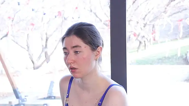 Snapshot of GentleSparkMay chatting on December 6, 9:10 am GentleSparkMay online show from December 6, 9:10 am